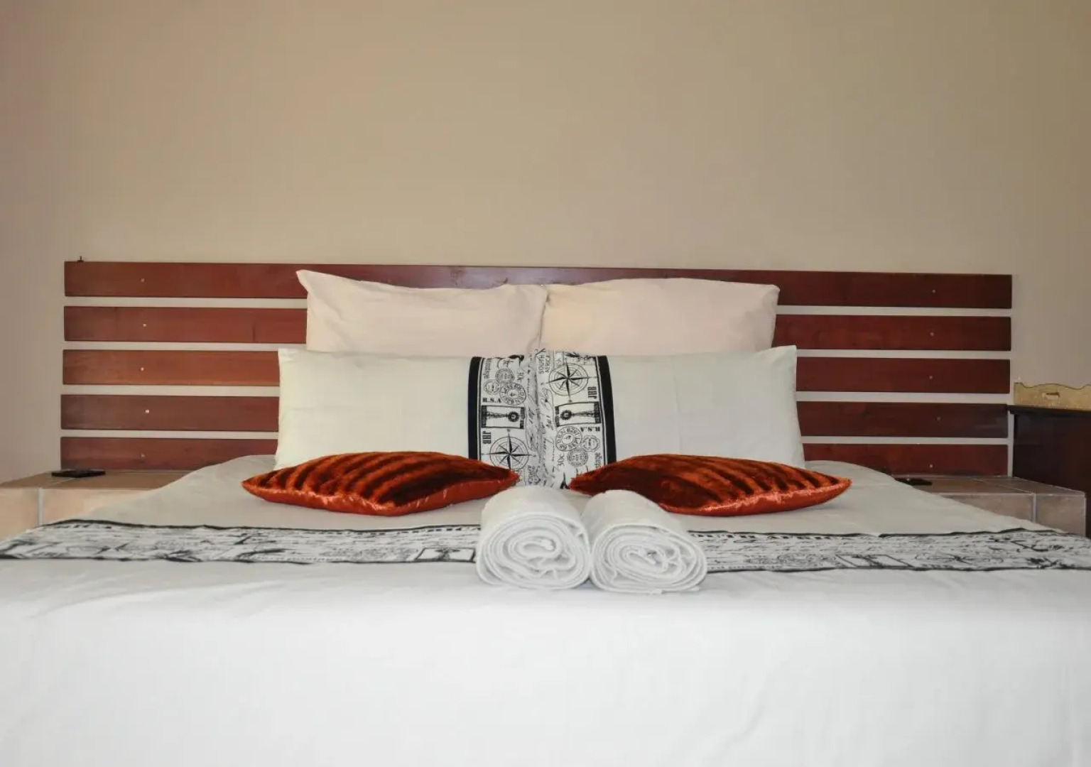 Ukutula Lodge & Game Reserve