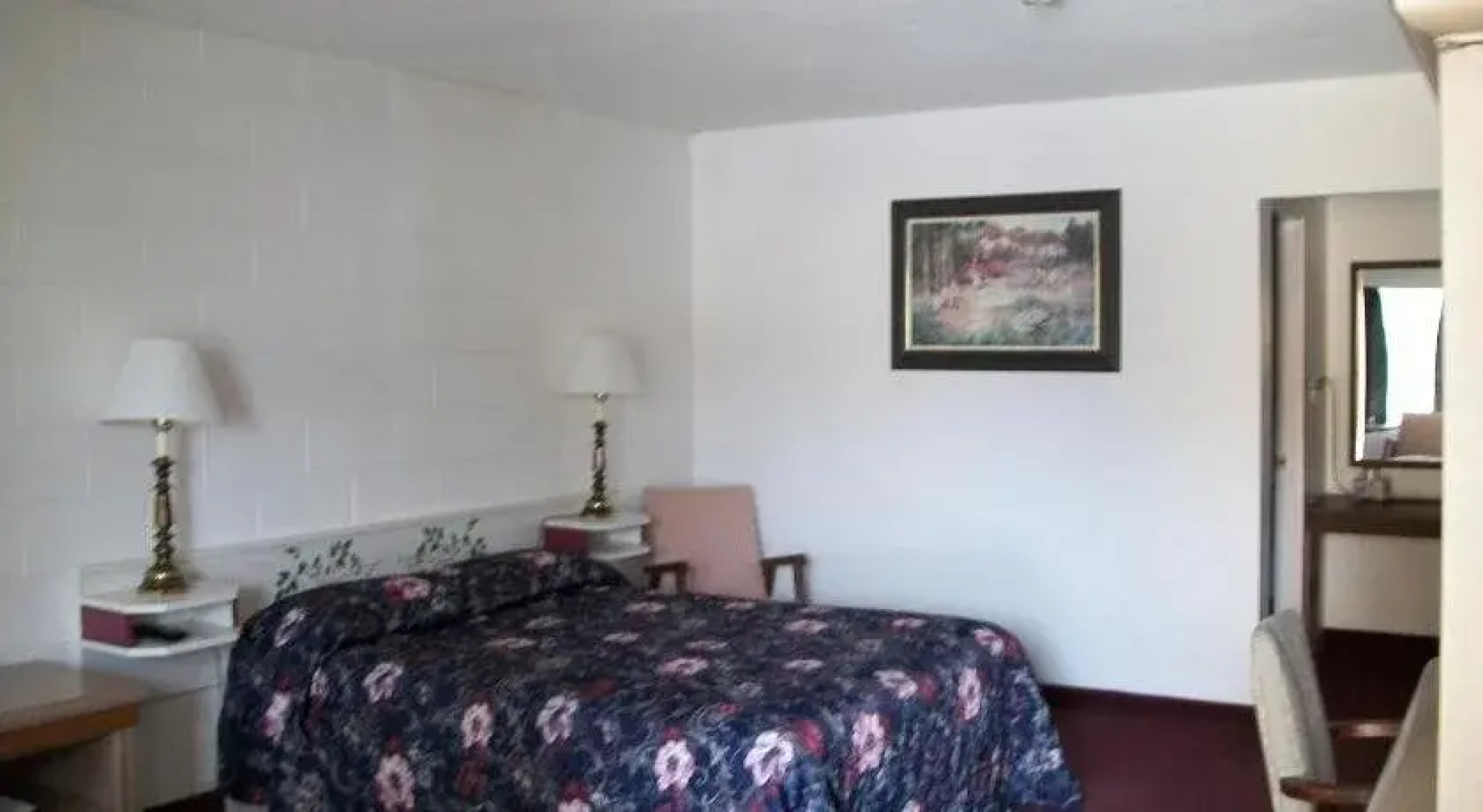 Hospitality Courtyard Inn