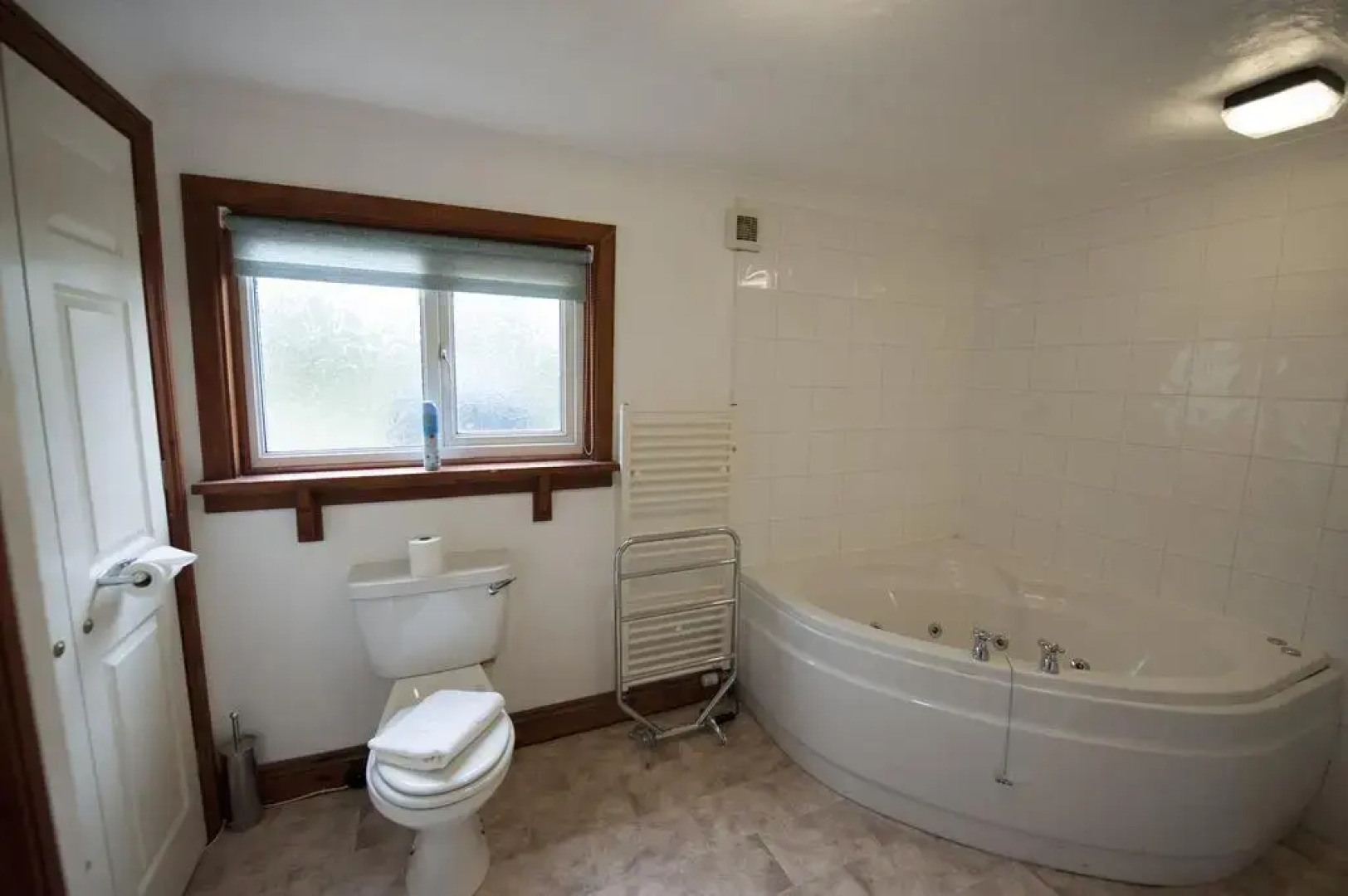 Cwmwennol Country House