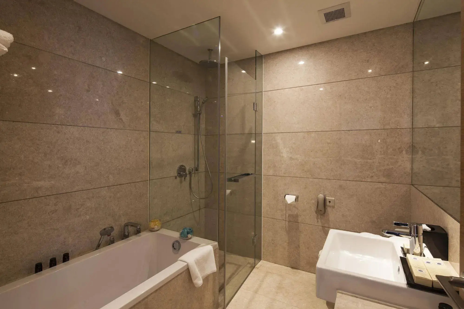 Qingdao Majesty Mansion Hotel