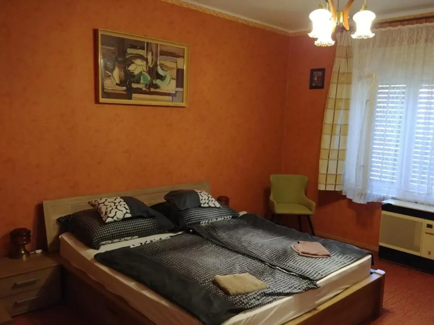 Crystal Apartement F