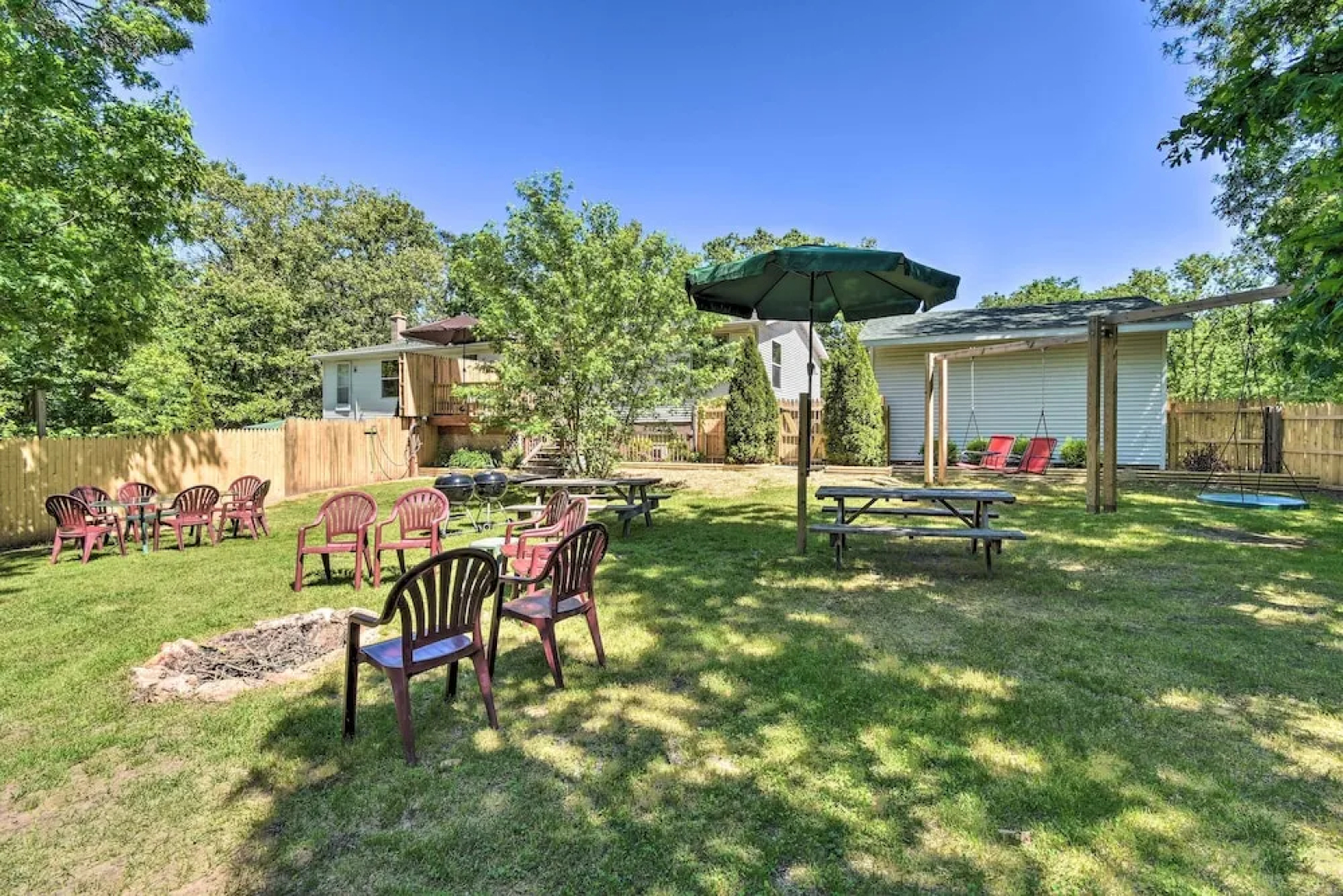 People and Paws Vacation Home by Wisconsin Dells!