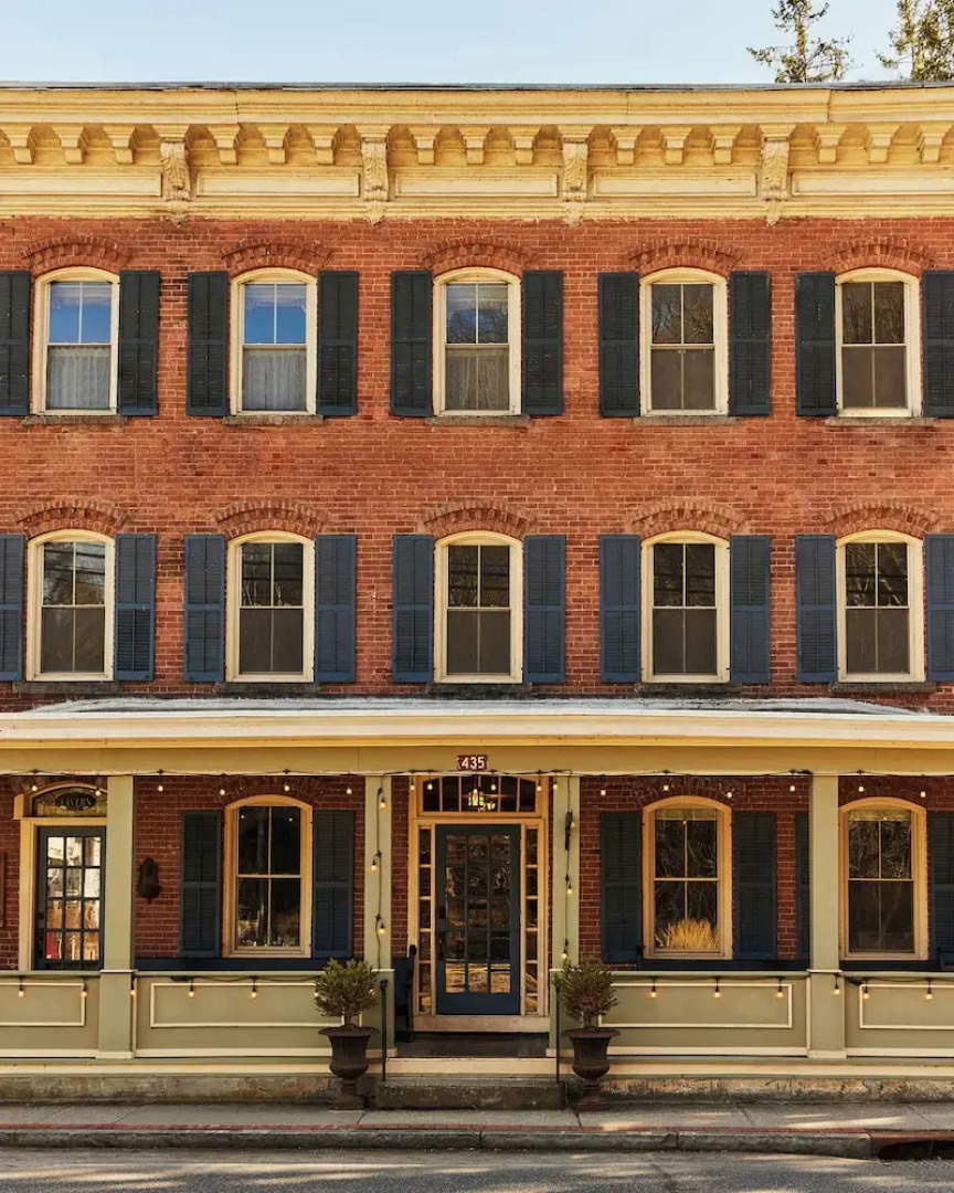 Six Bells Countryside Inn