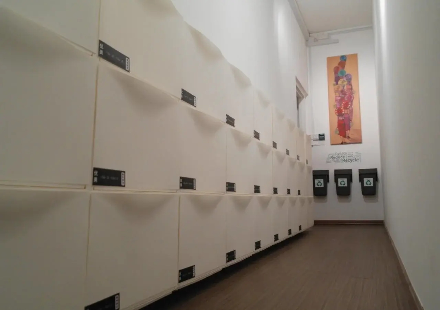 Chic Capsule Otel