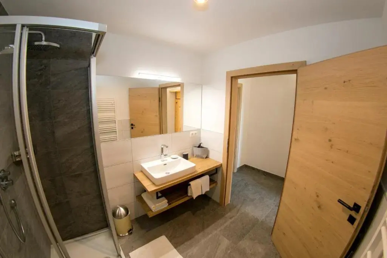 Apartment Wiesenhof - NATUR & WEITBLICK über Innsbruck - Ladestation für Elektroautos