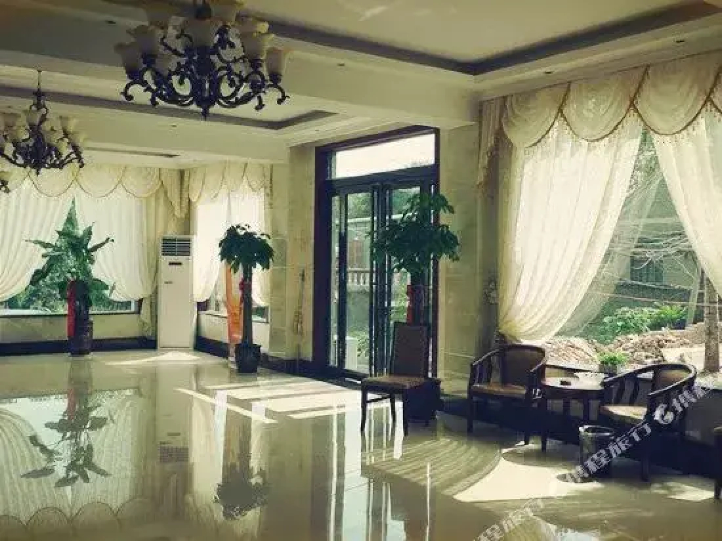 Yuntaishan Yunjie Hotel