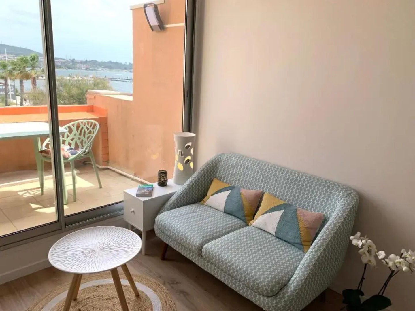 Élégant appartement T2 en 1ère ligne de l'Étang de Thau avec terrasse - Cures et vacances