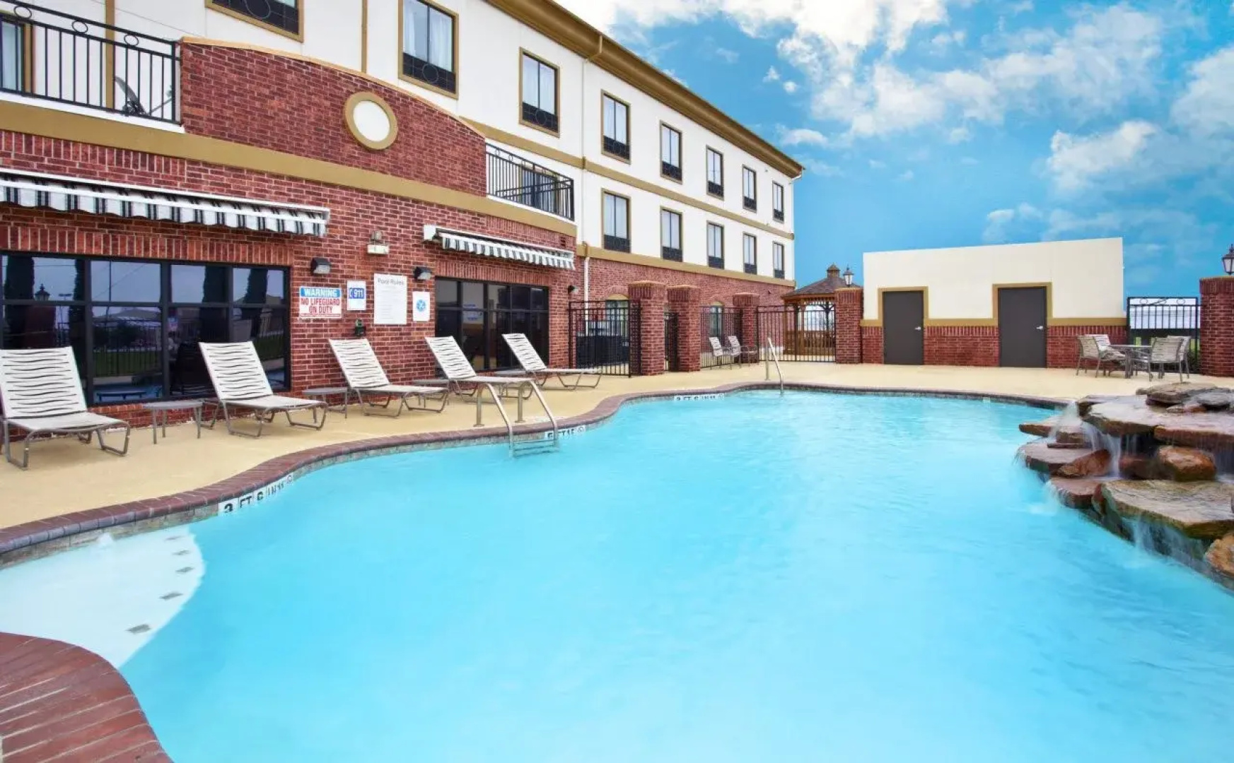 Holiday Inn Express & Suites Sealy by IHG