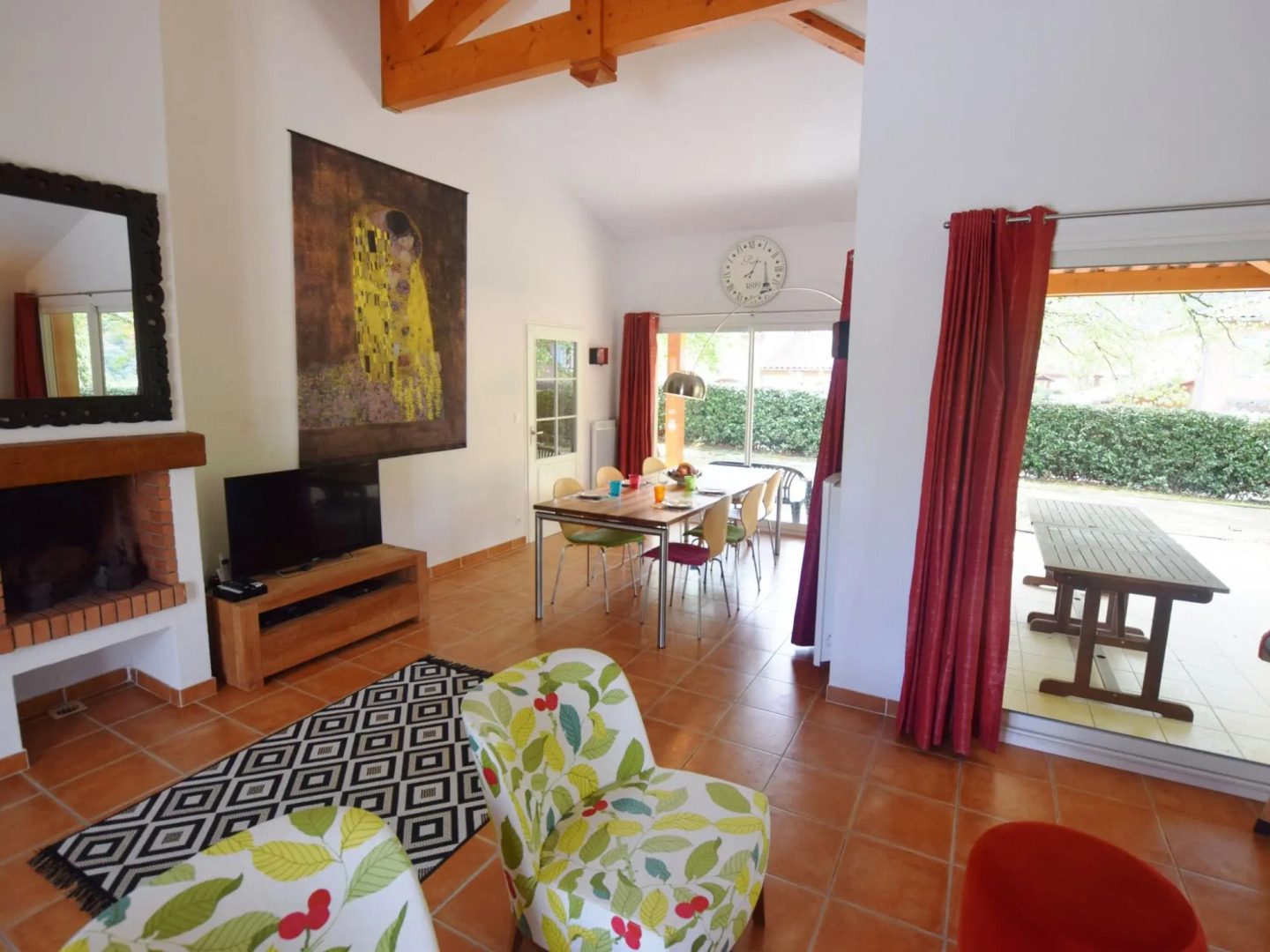 Elegant Villa in Les Mazes with Swimming Pool