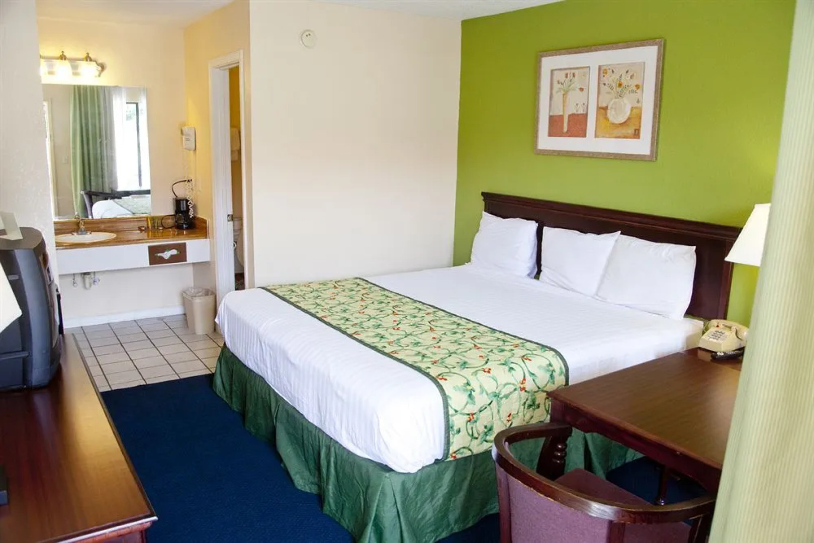 Regency Inn & Suites