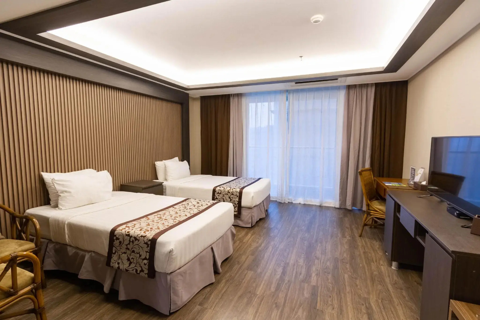 Xenia Hotel Clark - Multi Use Hotel