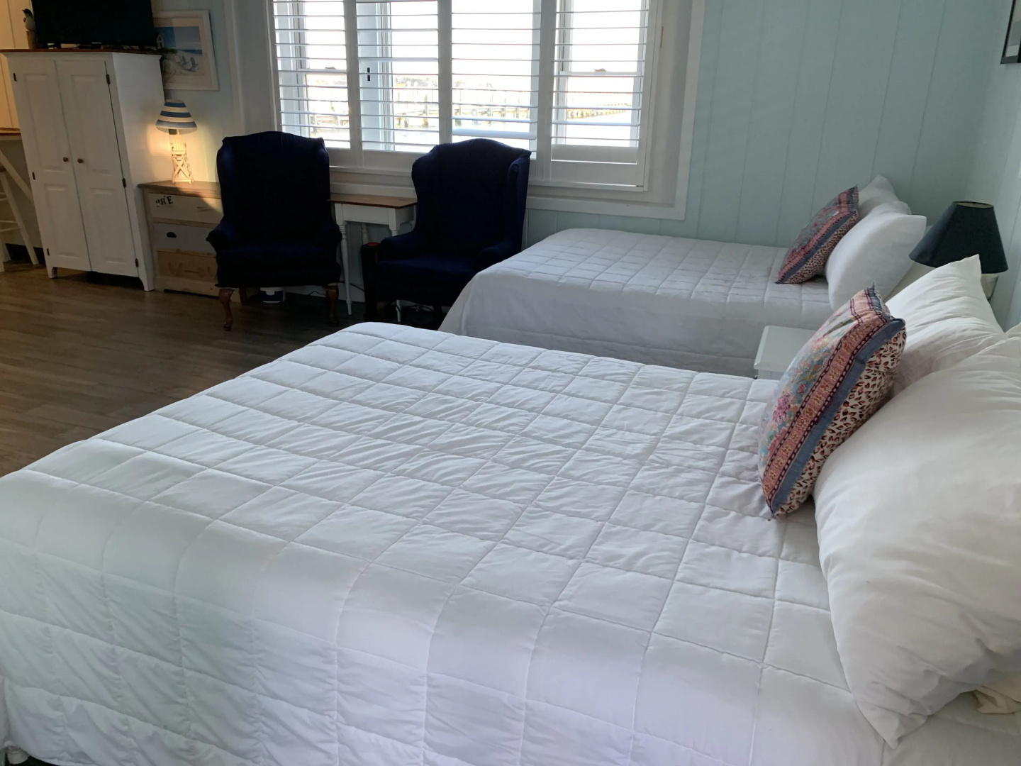 Vineyard Harbor Motel - Private Beach