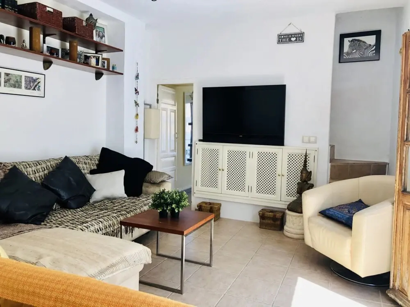 Charming 3-bed House in Guaro, Málaga