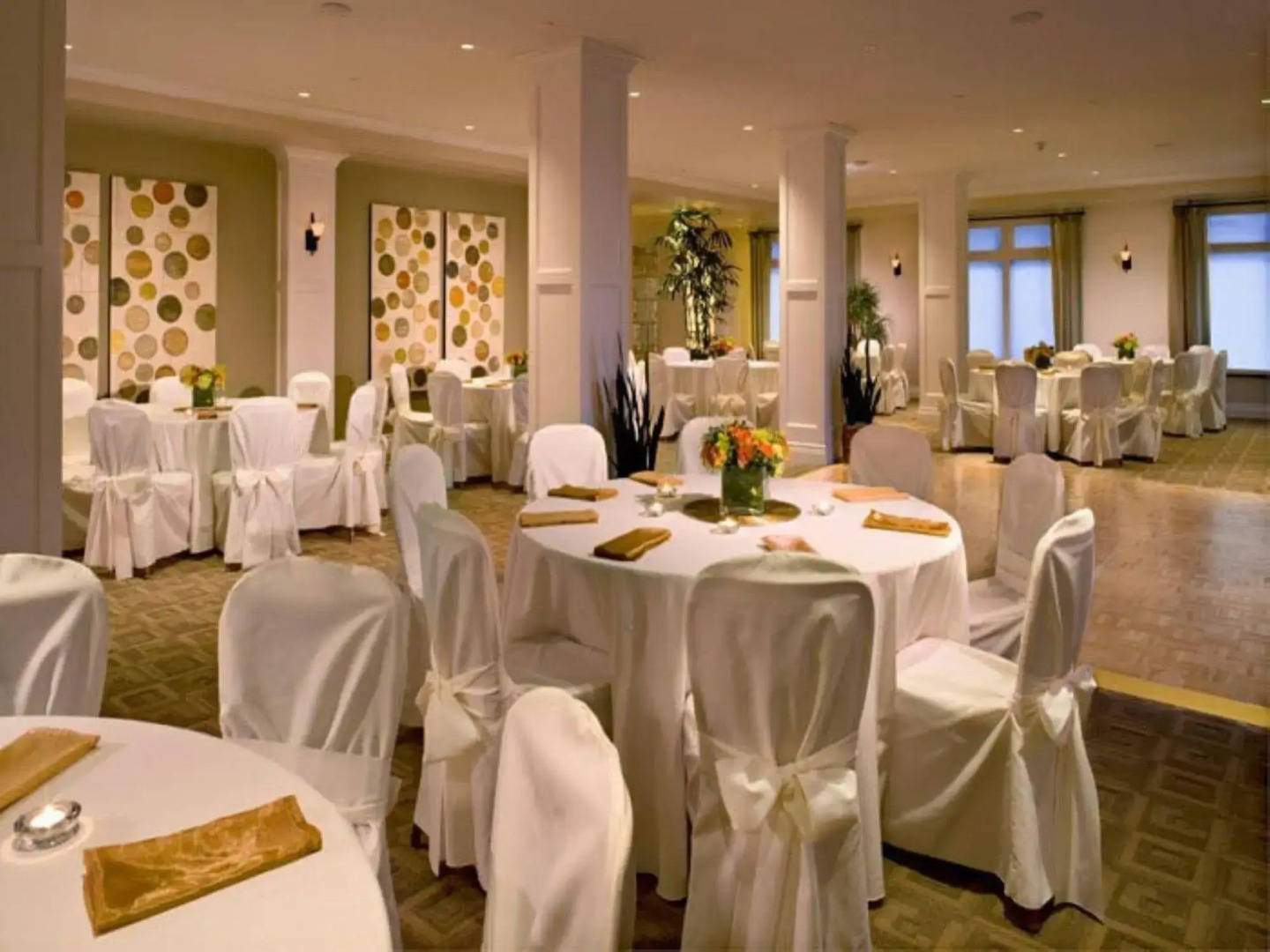 Global Luxury Suites at The Village