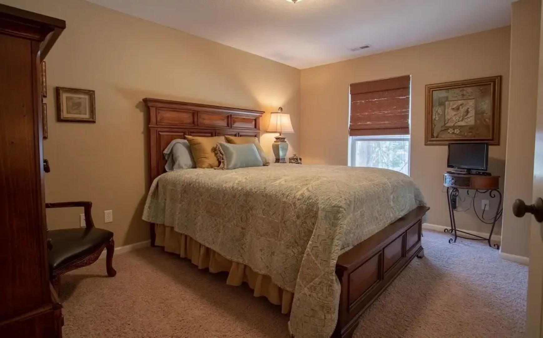 Classy Canyon Retreat - 5 Br Home