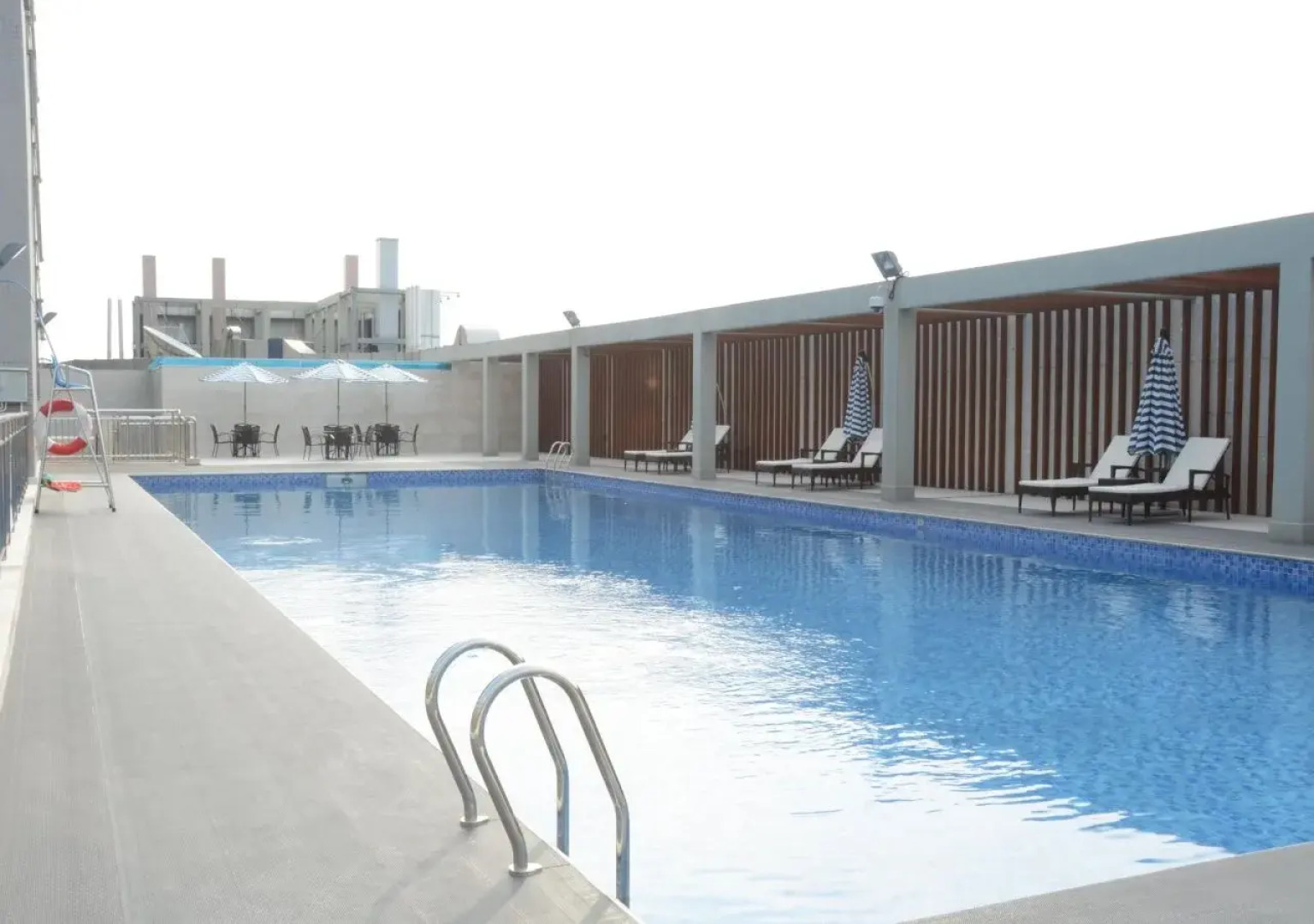 Guangzhou Pearl River International Hotel （Yijing Lu Metro Station）