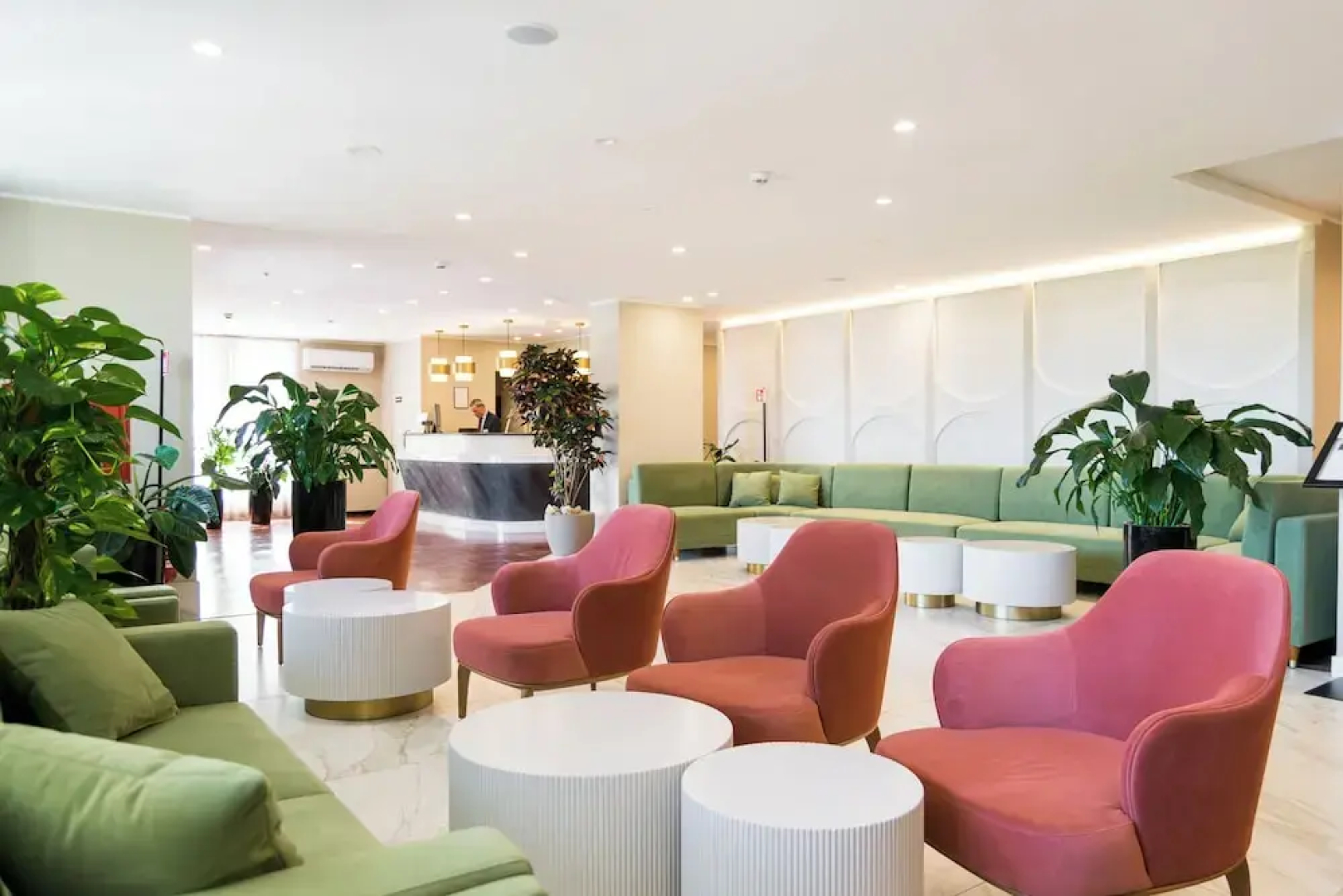 Massimi City Garden Hotel