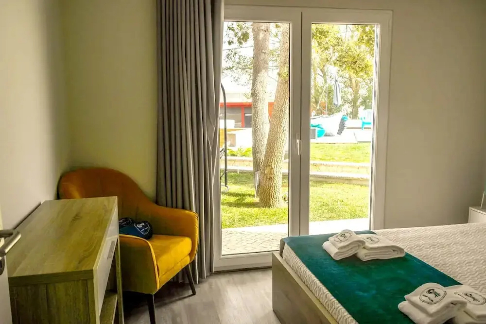 House With one Bedroom in Atalaia, With Shared Pool, Enclosed Garden and Wifi Near the Beach