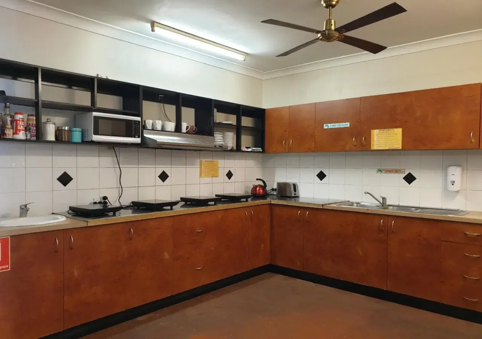 Travellers Paradise Heritage Historical Place - Hostel