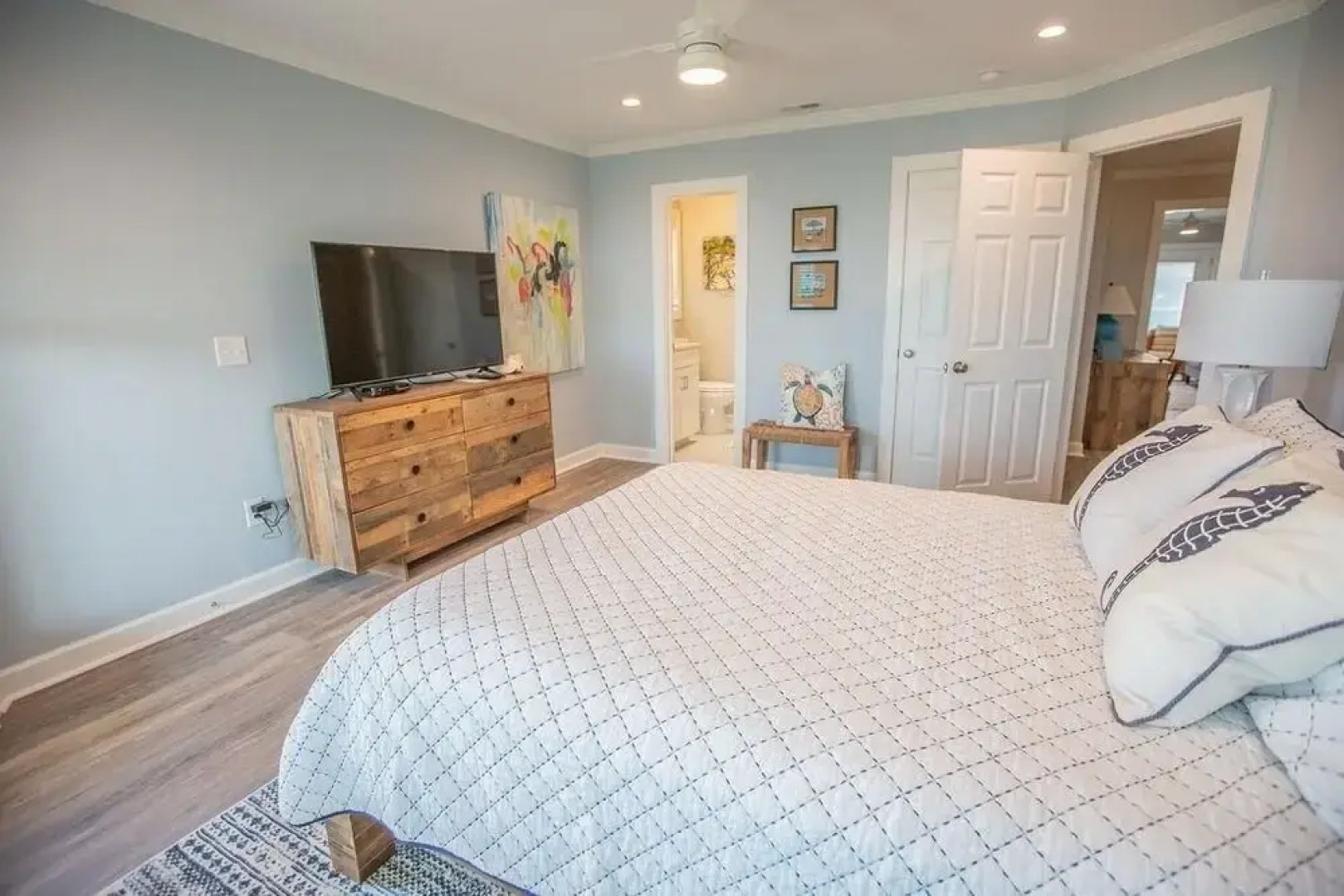 Three Girls 5 Bedroom Home by RedAwning