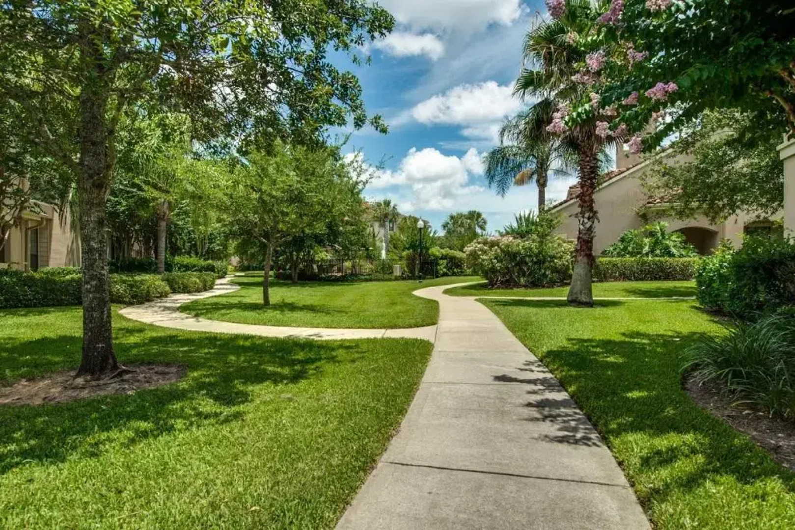 Luxury Fully Furnished Apartments by NASA and Kemah Boardwalk