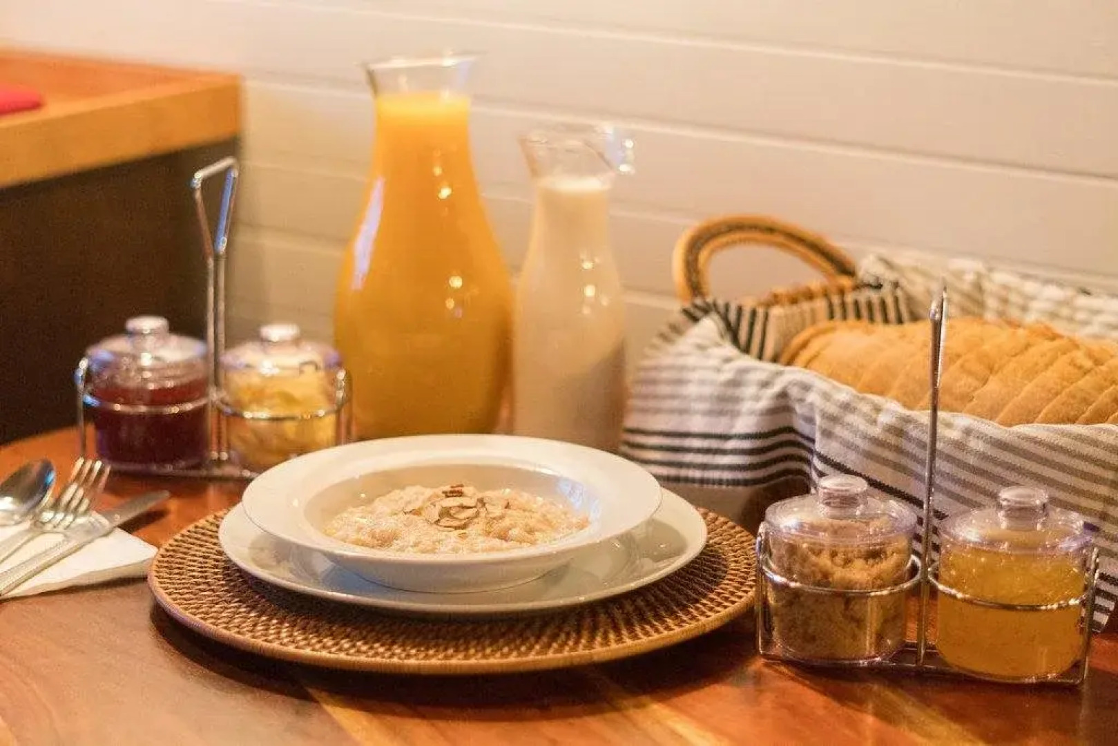 The Innbetween Lodge and Backpackers