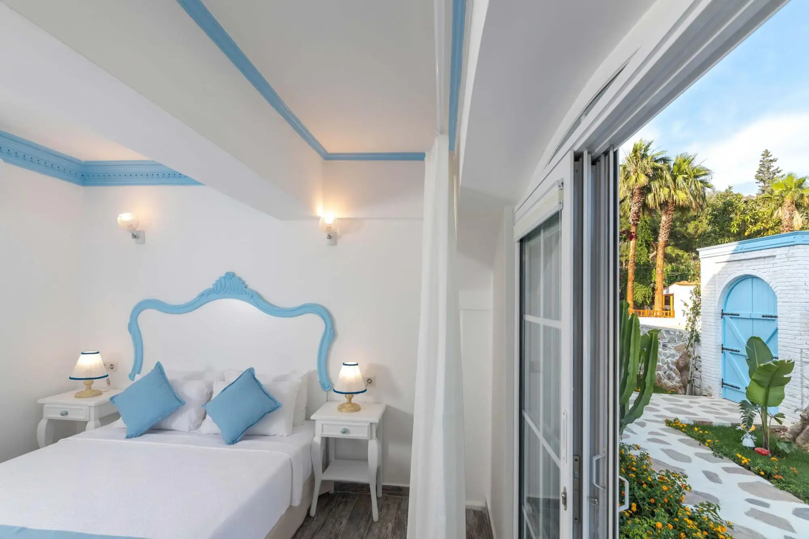 Otel Mavi Beyaz Datça