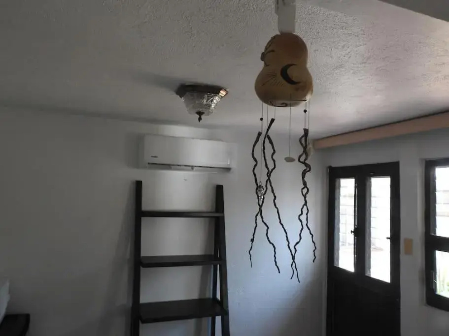 Habitación independiente a pie del lago con AC