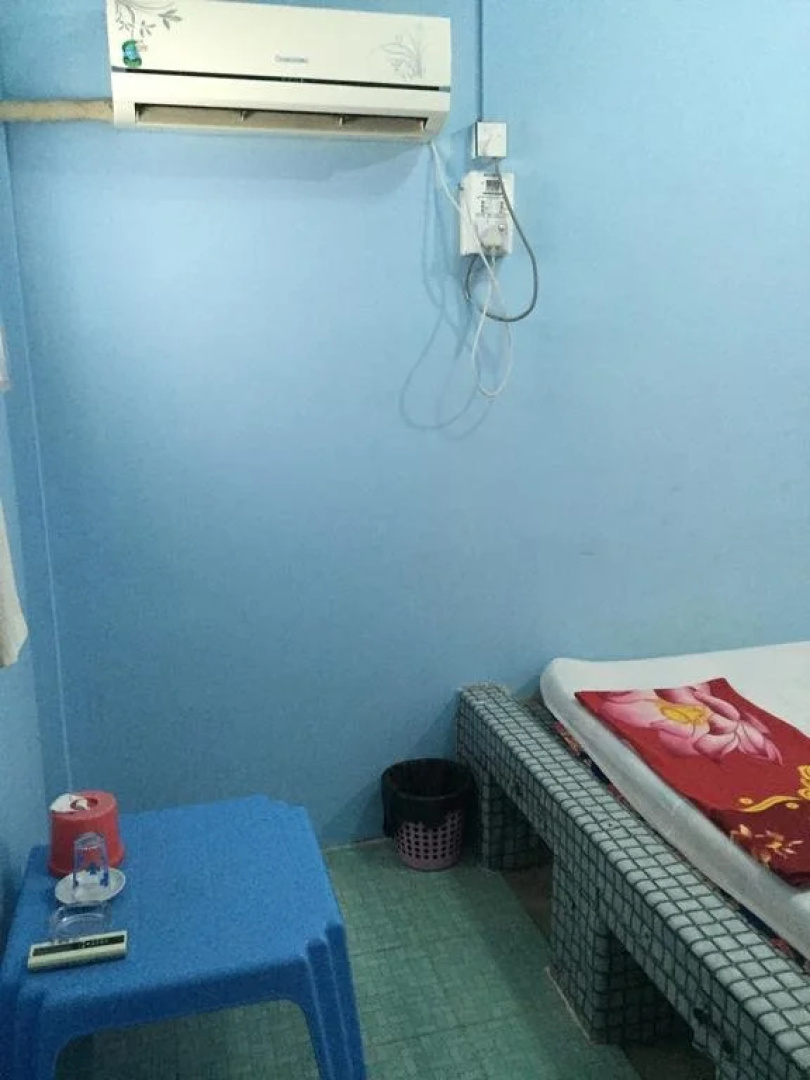 Shwe Daung Thiri Motel - Burmese Only
