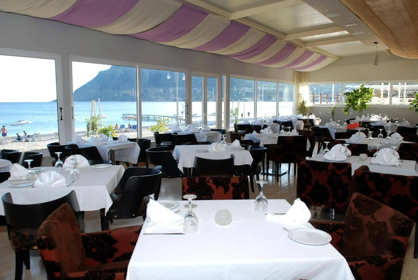 Sacallis Inn Beach Hotel