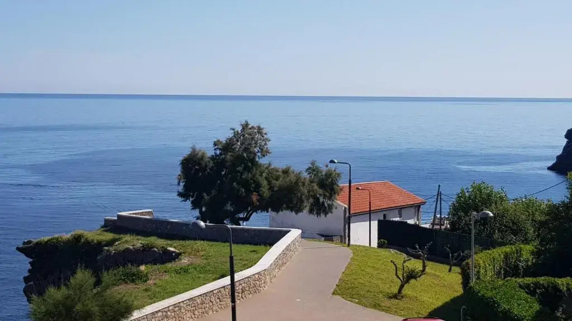Sea Coast Lekeitio by HomeBilbao