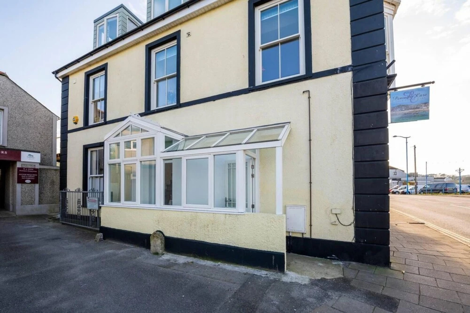 Luxurious 2 Bedroom Apartment With Estuary View