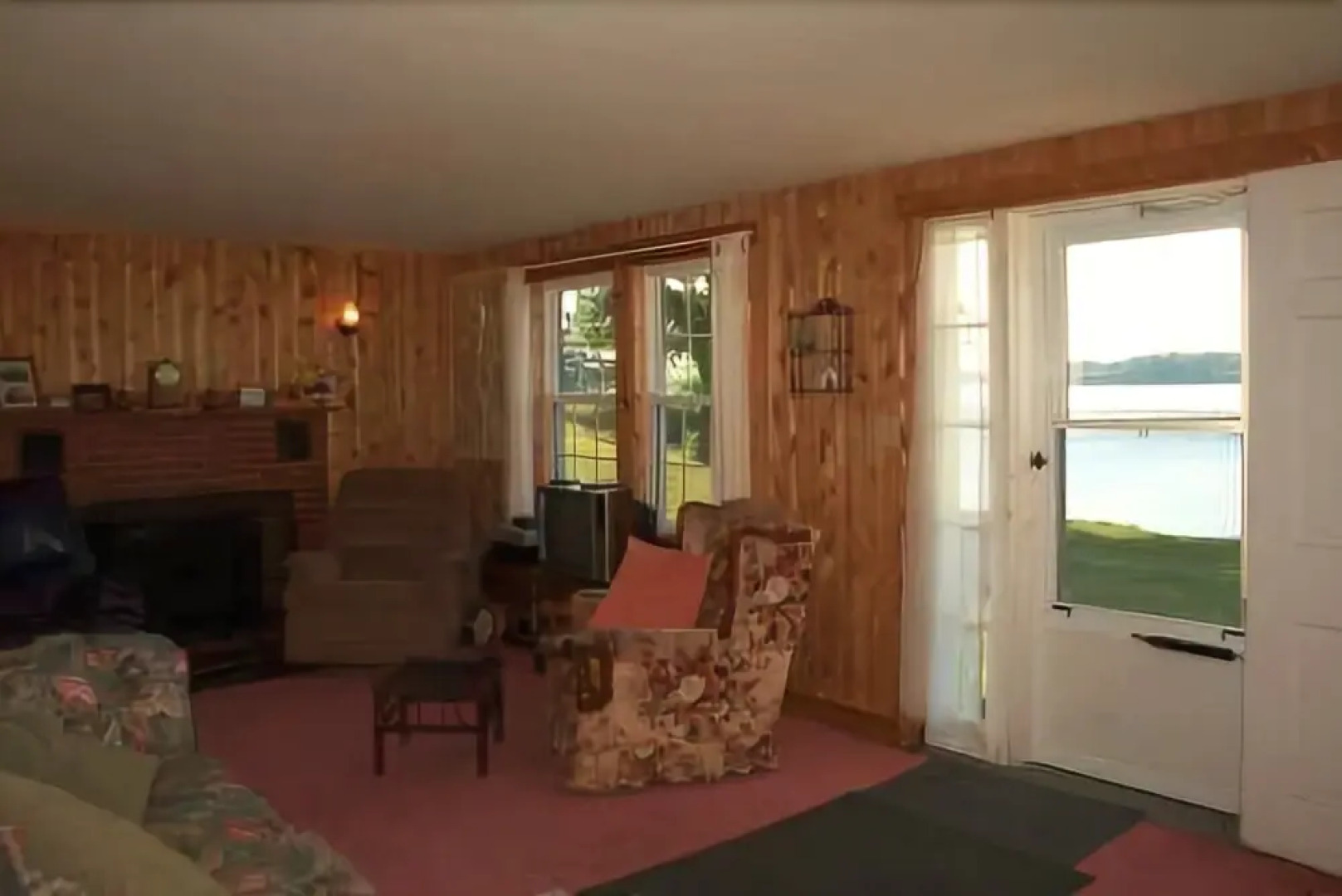 Point Field Cottage - One Bedroom Home