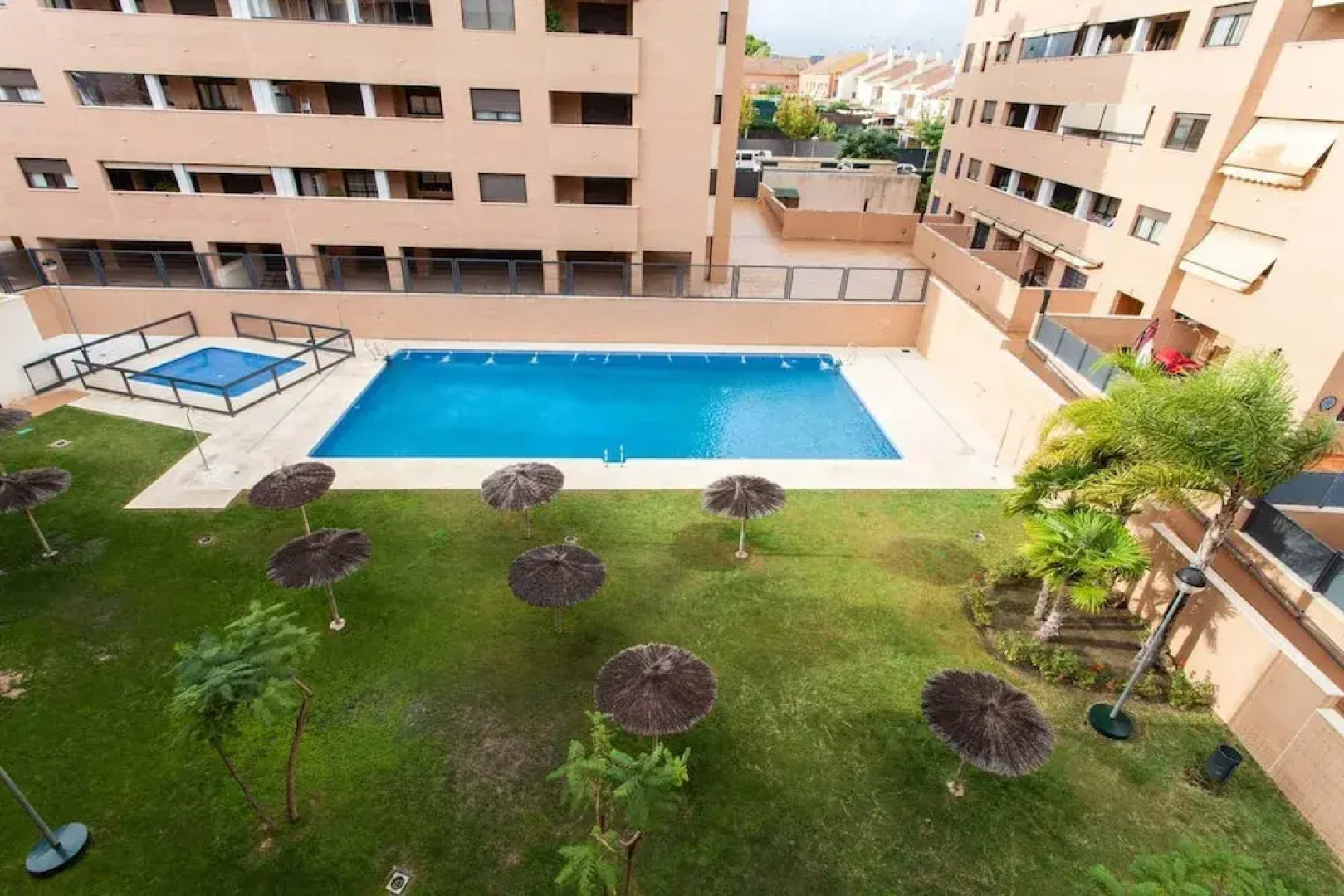 Apartment With 2 Bedrooms in Mairena del Aljarafe, With Shared Pool, Balcony and Wifi