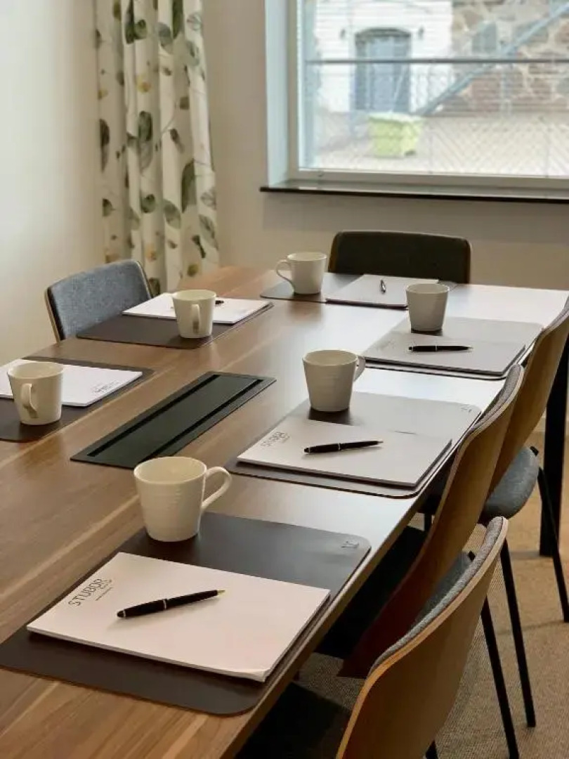 Easy Livin Apartment Hotel by Stubor