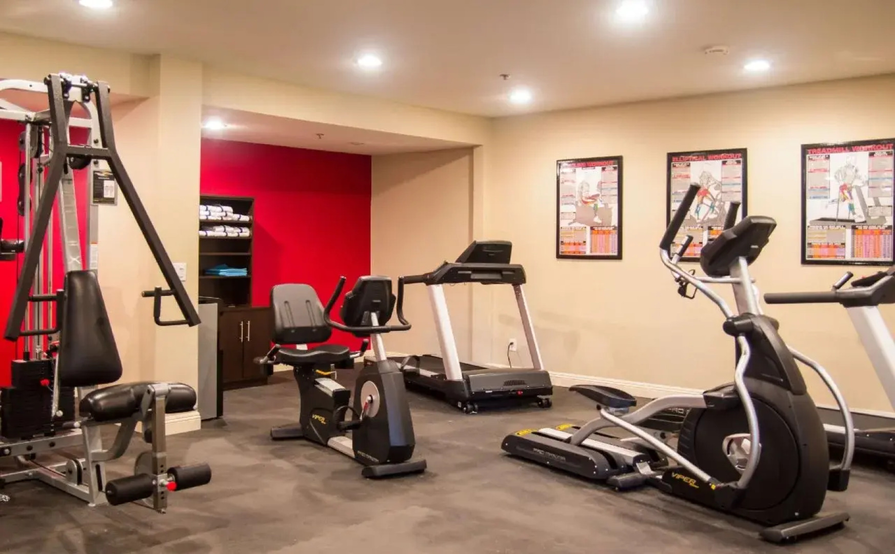 Comfort Inn & Suites Orange County John Wayne Airport