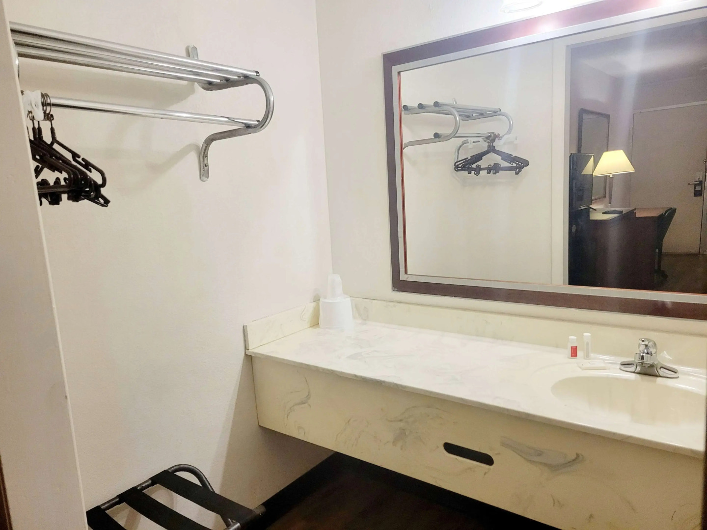 Howard Johnson BY Wyndham Hannibal