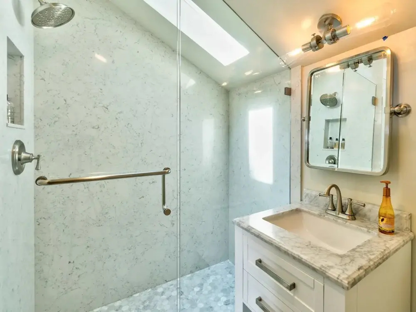 1515 Lawndale Country - 2 Br Cottage