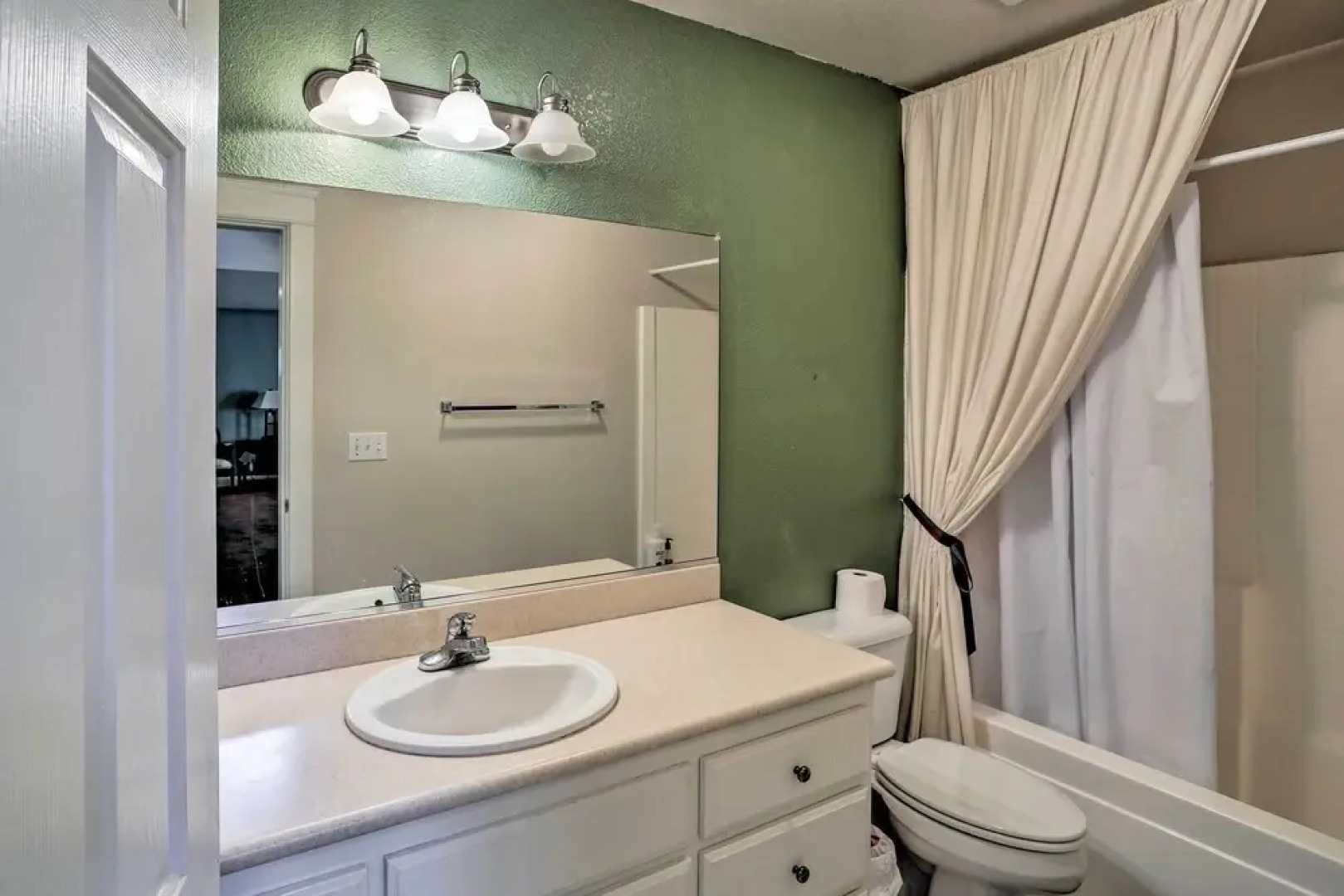 Spacious Downtown Chico Home ~ Half Mile to Csu!