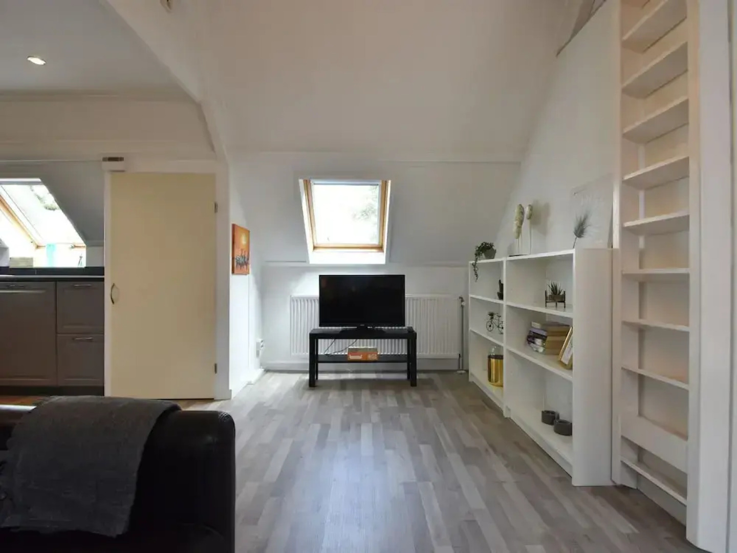 Modern Holiday Home in Wolphaartsdijk With Private Garden