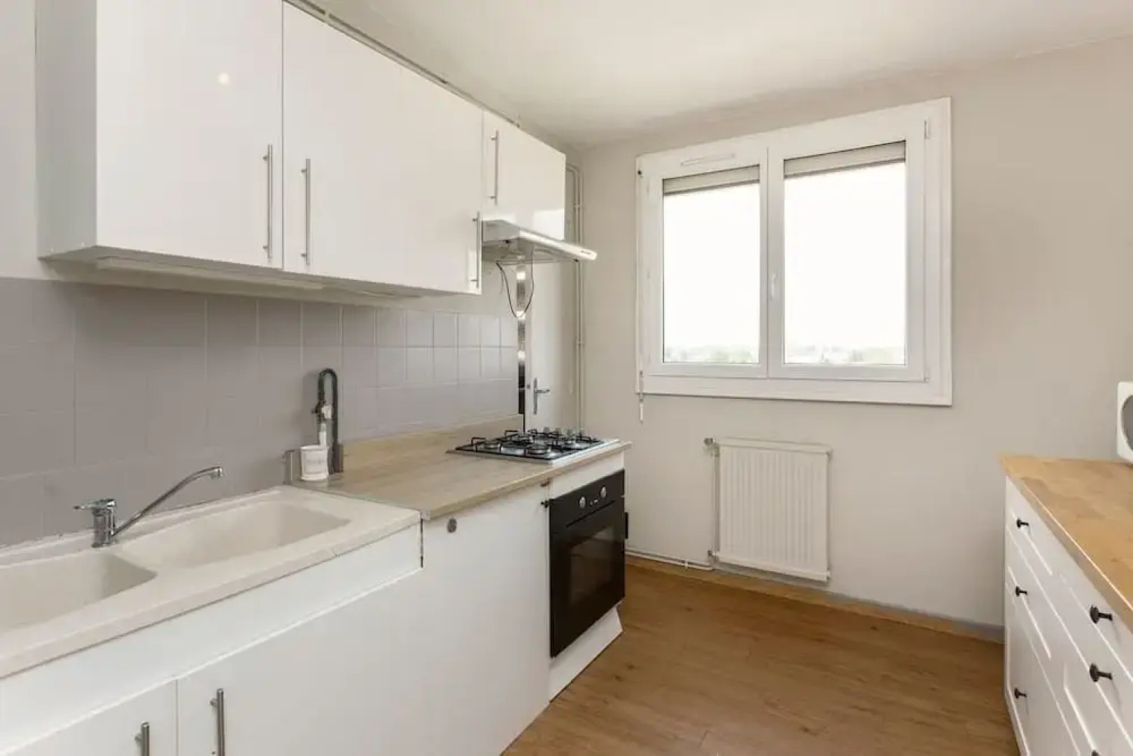 Modern Appart 75m2 - 2 rooms -parking