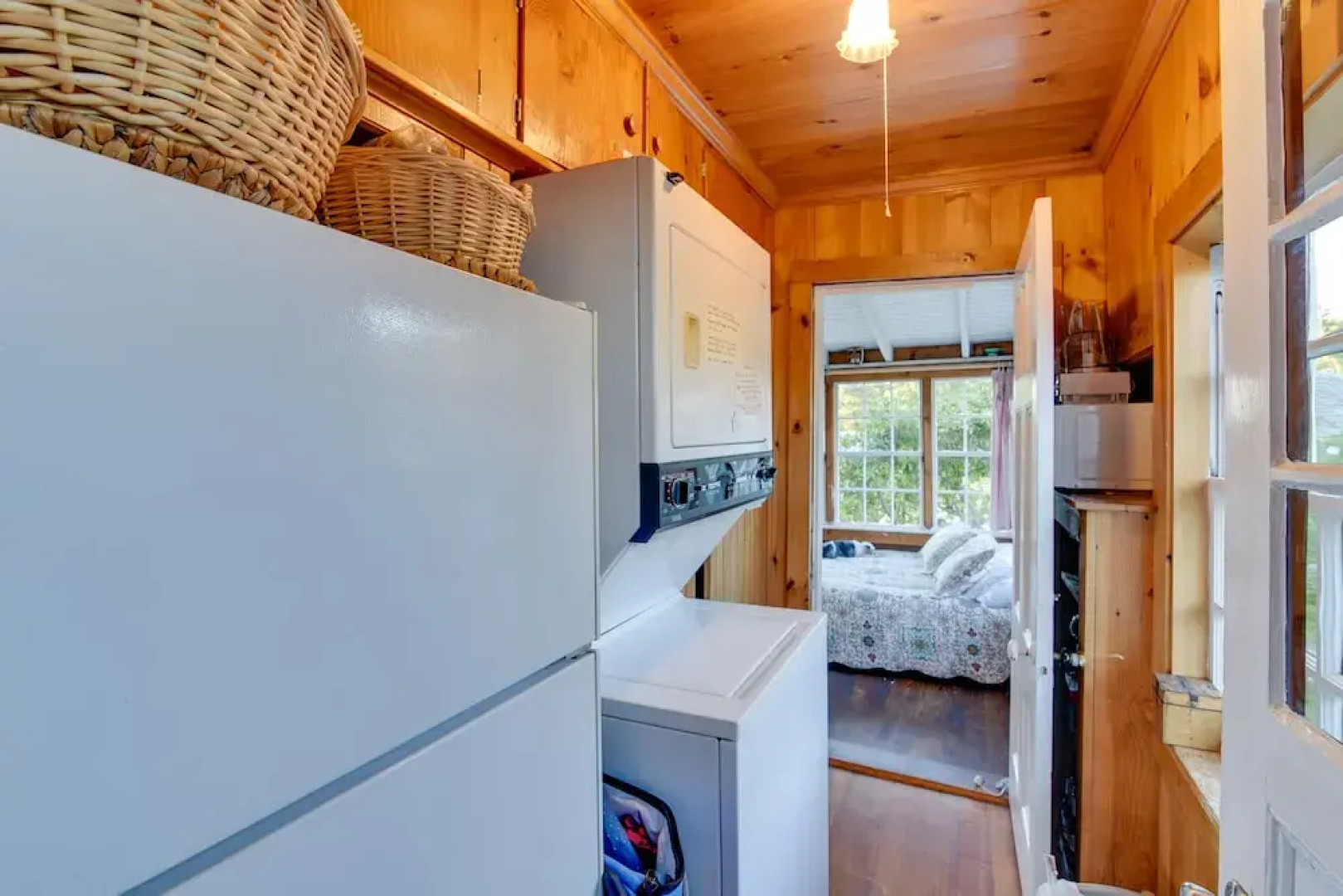Oceanfront Cottage w/ Deck 2 Mi to Boothbay Harbor