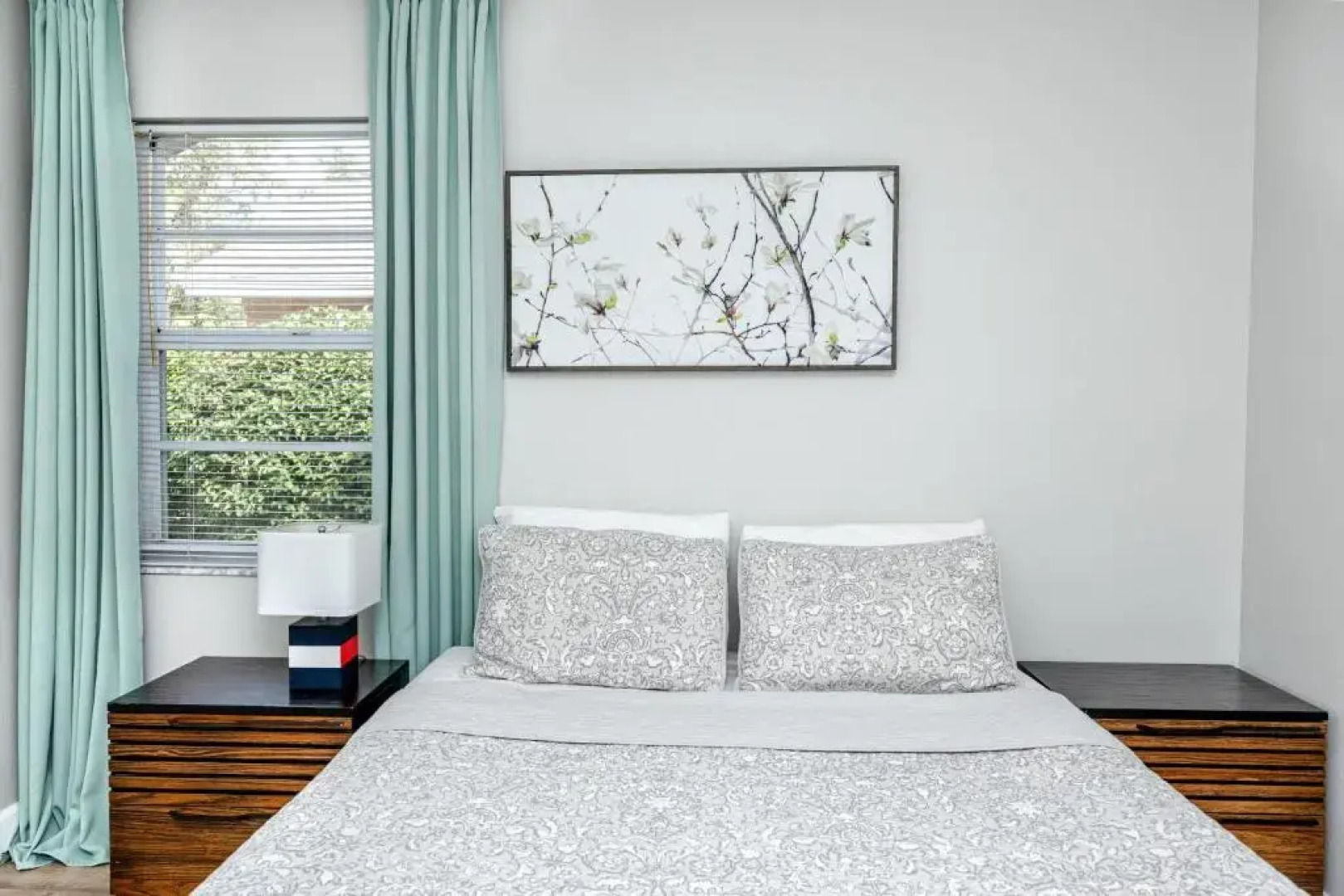 #3 Large 4 Bedroom 3 Bathroom Vacation House With Heated Swimming Pool