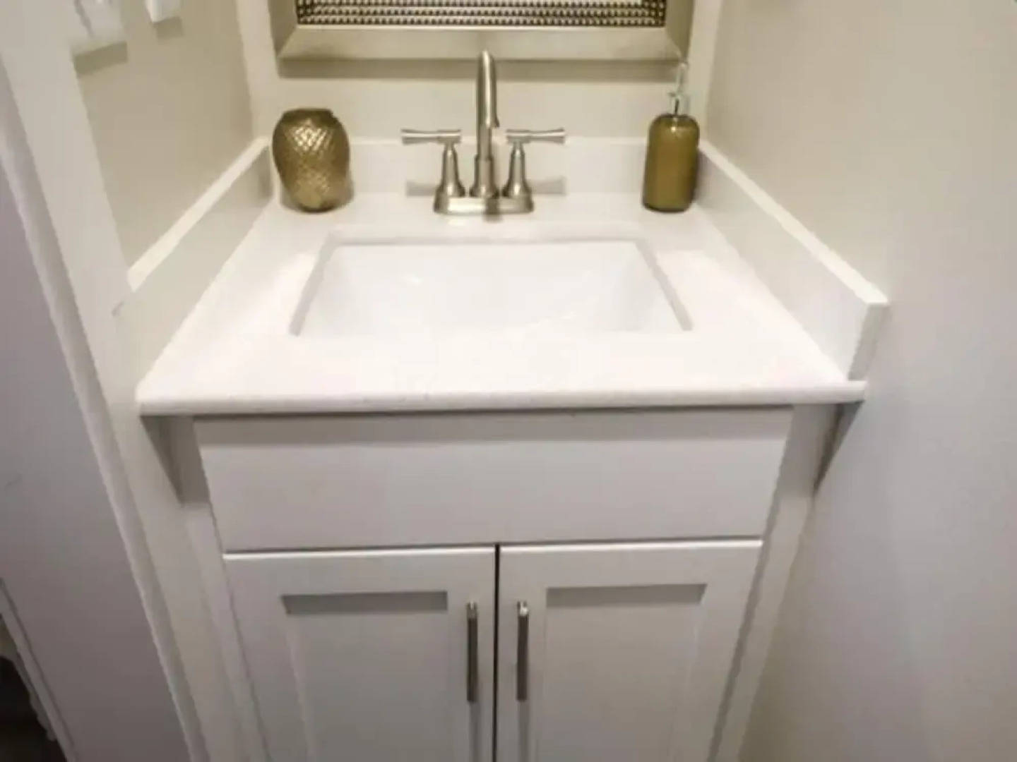 Carolina Beach Dreamin - Light Filled South Side End Unit. Ocean Views From Most Rooms! Private Beach Access! 3 Bedroom Condo by Redawning