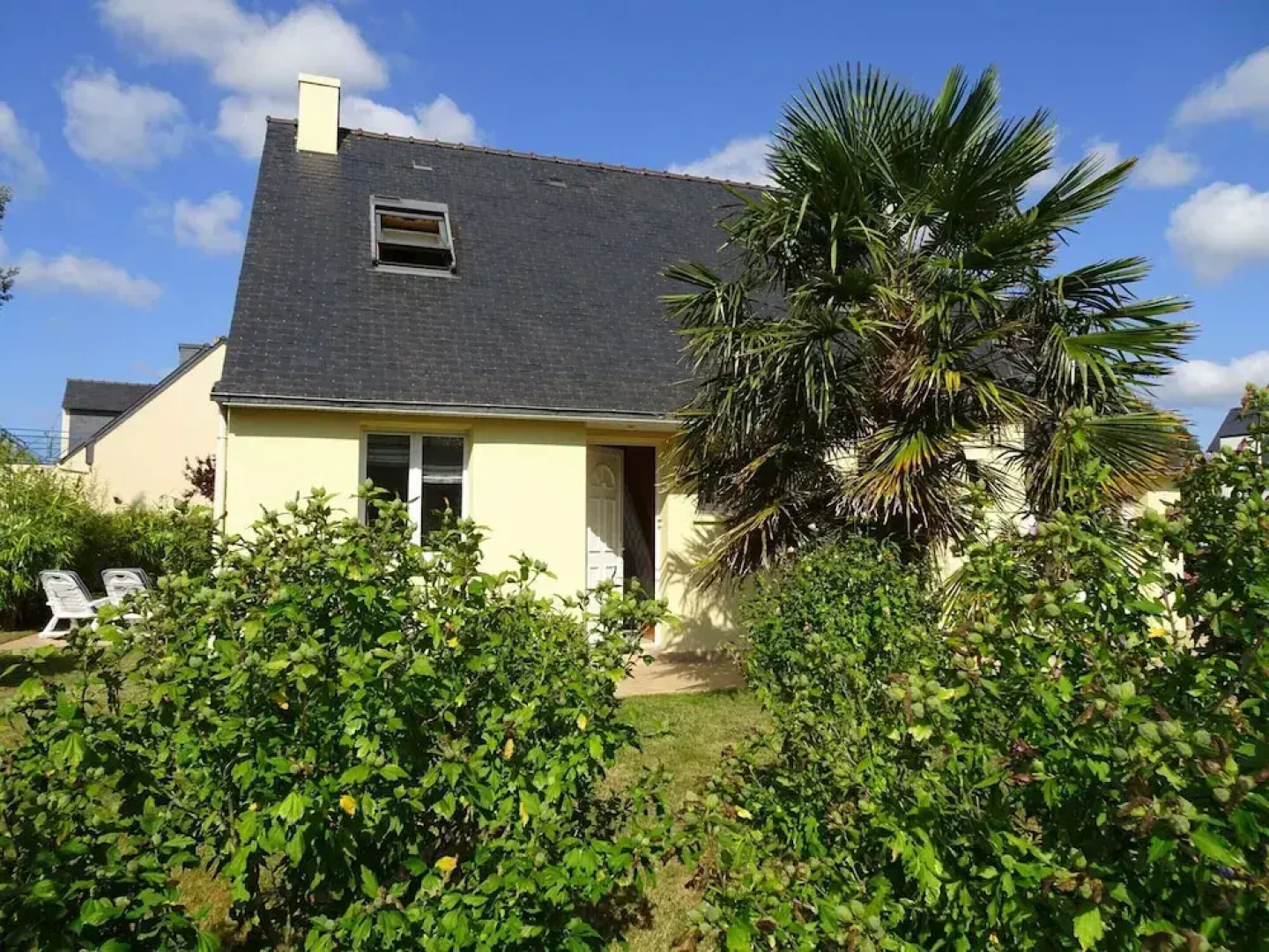 Holiday Home in Rhuys Near Plage de Rouvran