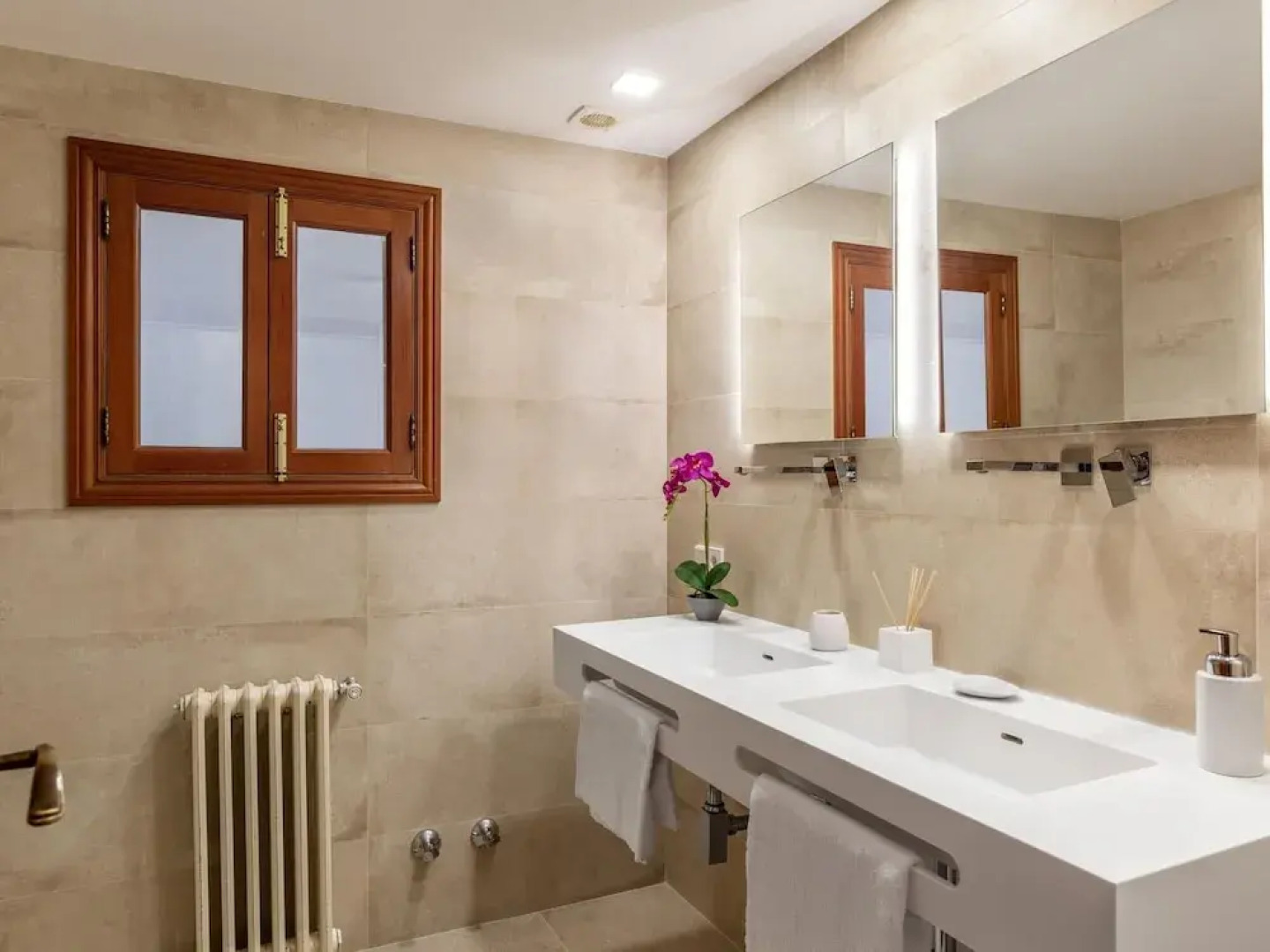 Villa in Son Servera With Beach & Pool