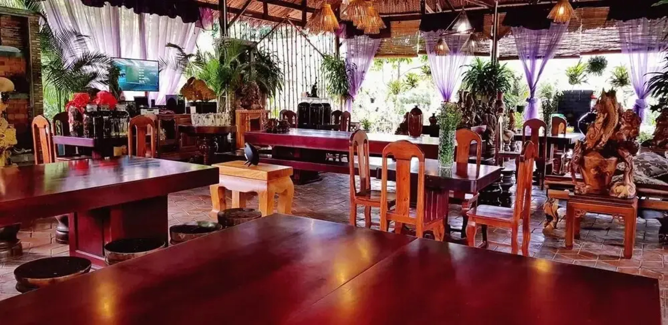 Núi Cấm Resort