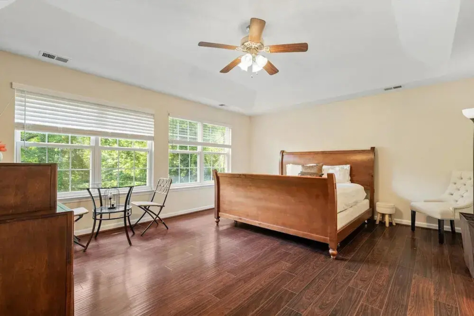 Entire 4 BR in Beloved DC Area Takoma Park