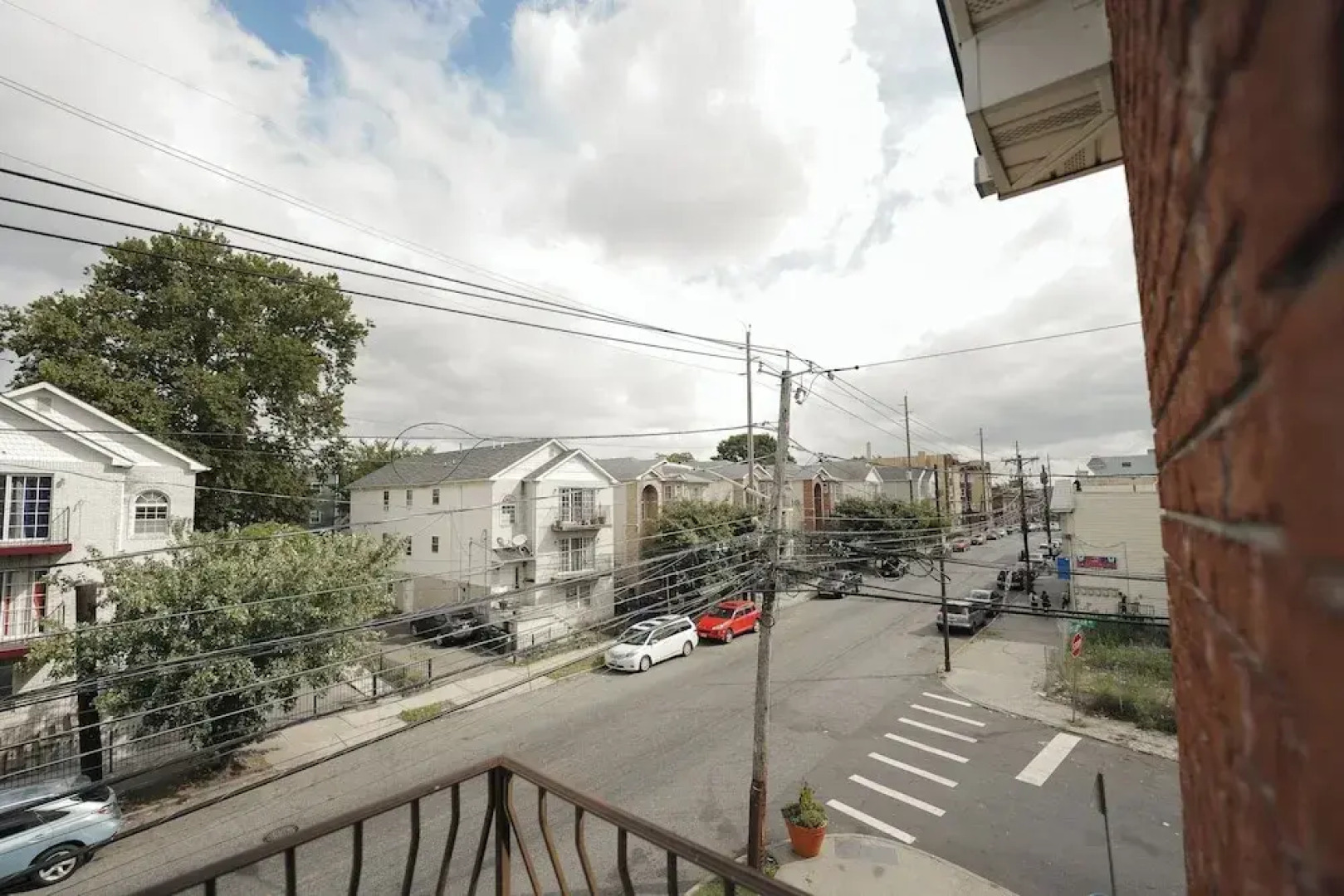 Newark Liberty Gem Brick House - Apt 3