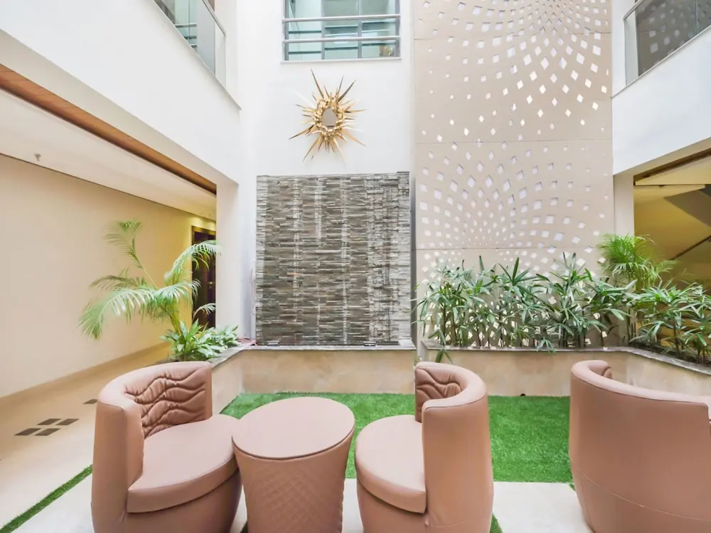 Capital O 16172 Hotel Radiant